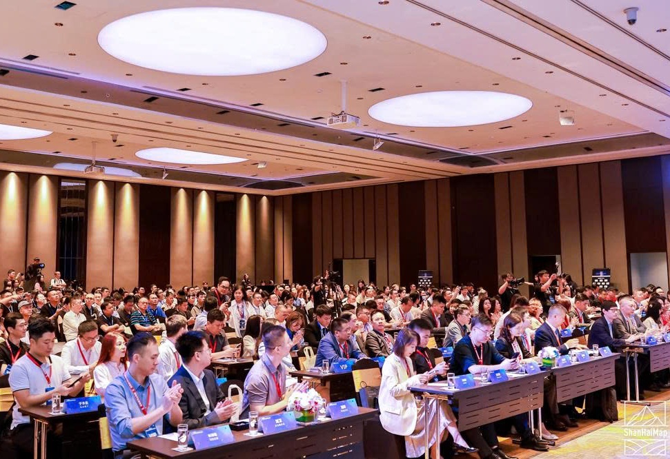 Hội thảo Đầu tư ngành hàng tiêu dùng Việt Nam 2025