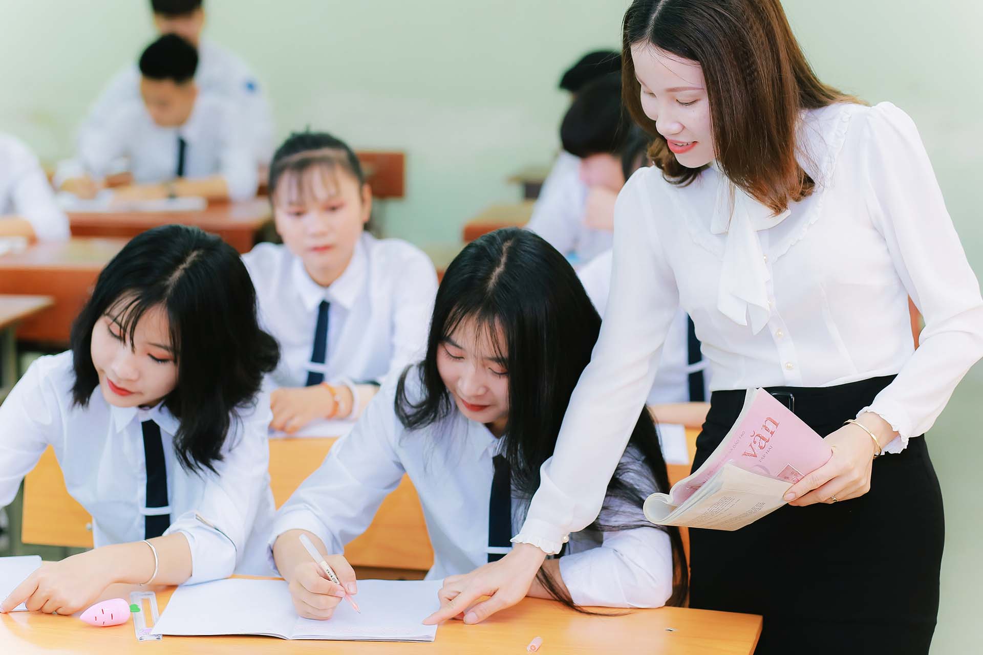 Điều kiện xét thăng hạng giáo viên THPT hạng 2 mới nhất